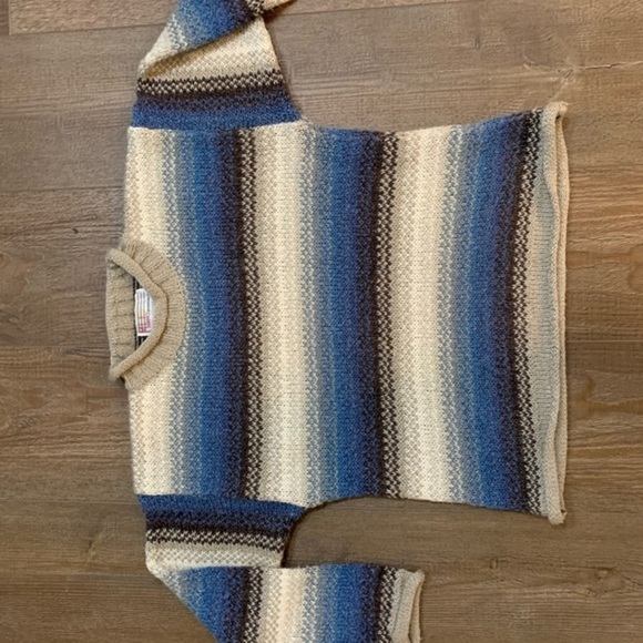 Sweater - Picture 1 of 6